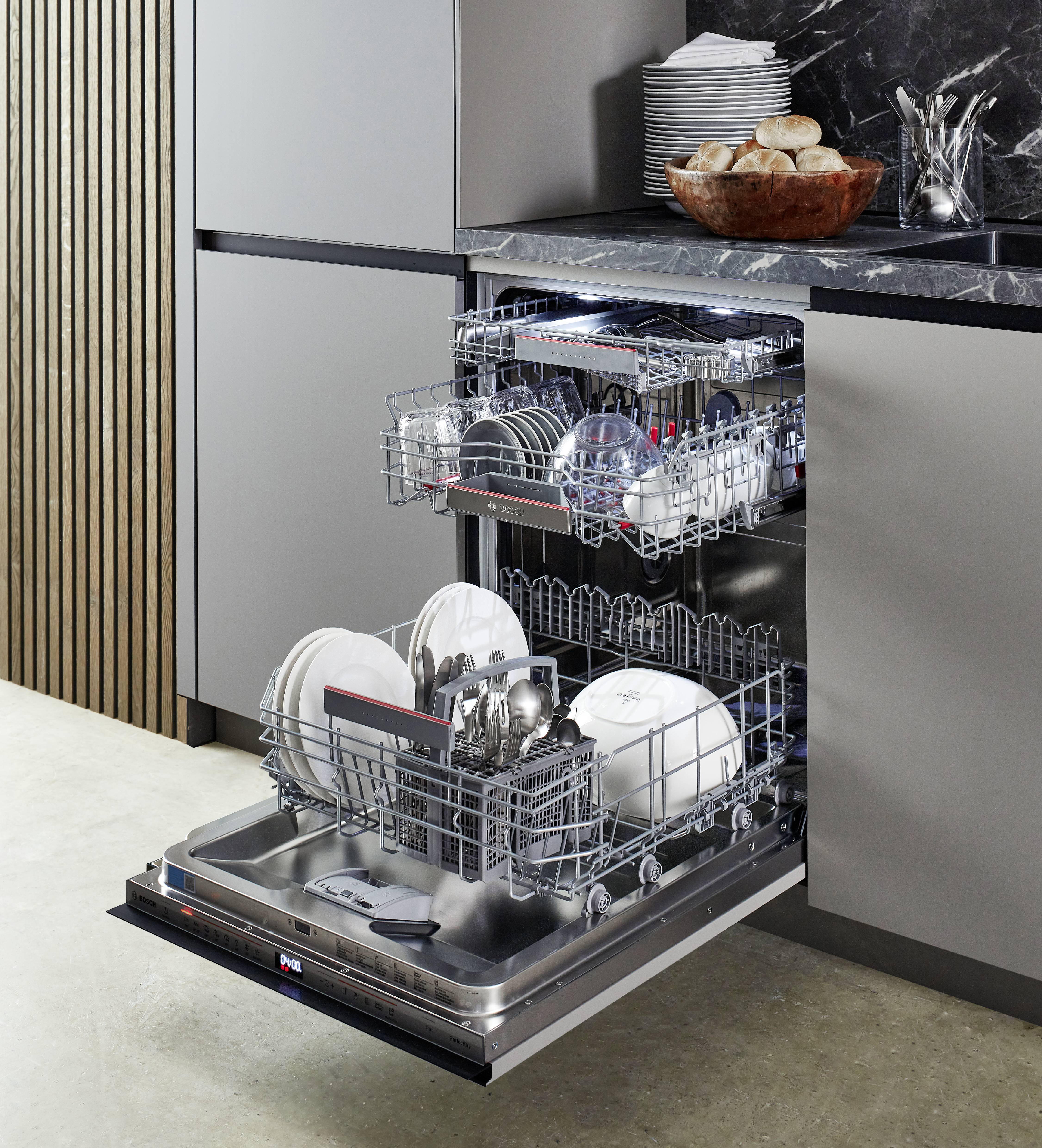 Nobilia Lichtgrau mit Marmordekor und mit BOSCH-Geschirrspüler